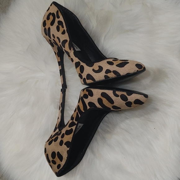 Steve Madden Leopard Animal Heels 6 - Picture 3 of 4